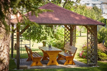 Gartenlaube beim Haus Aschgan am Faaker See