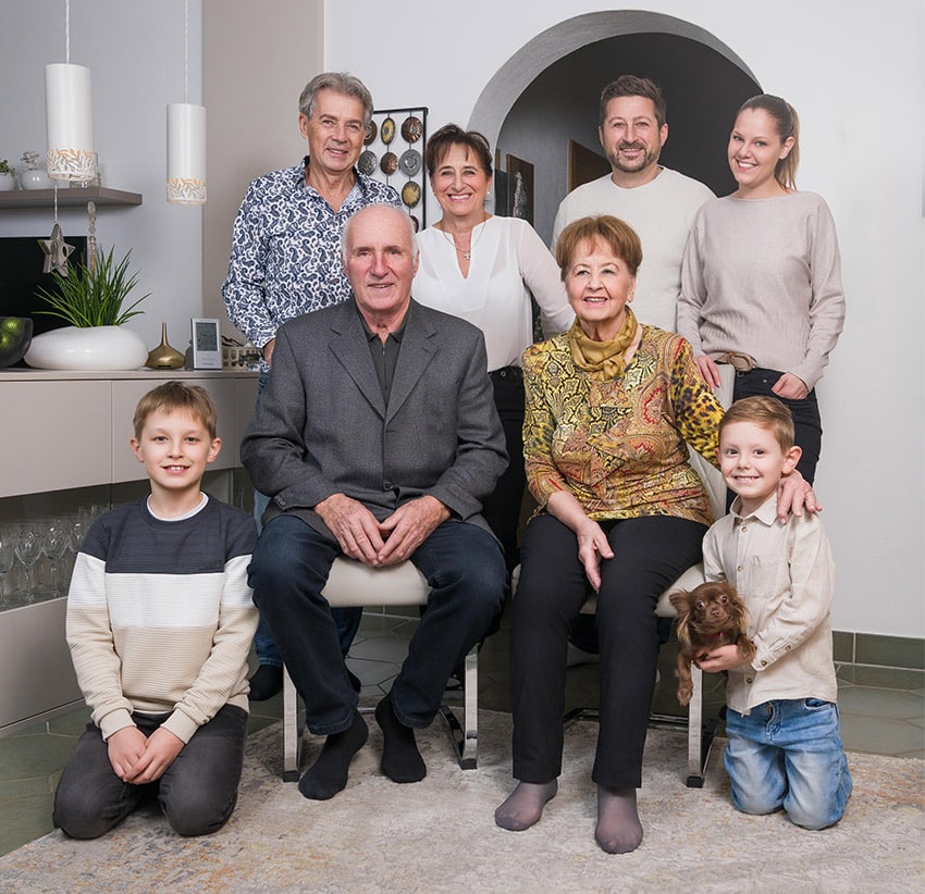 Familie Maurer 4 Generationen auf einem Foto